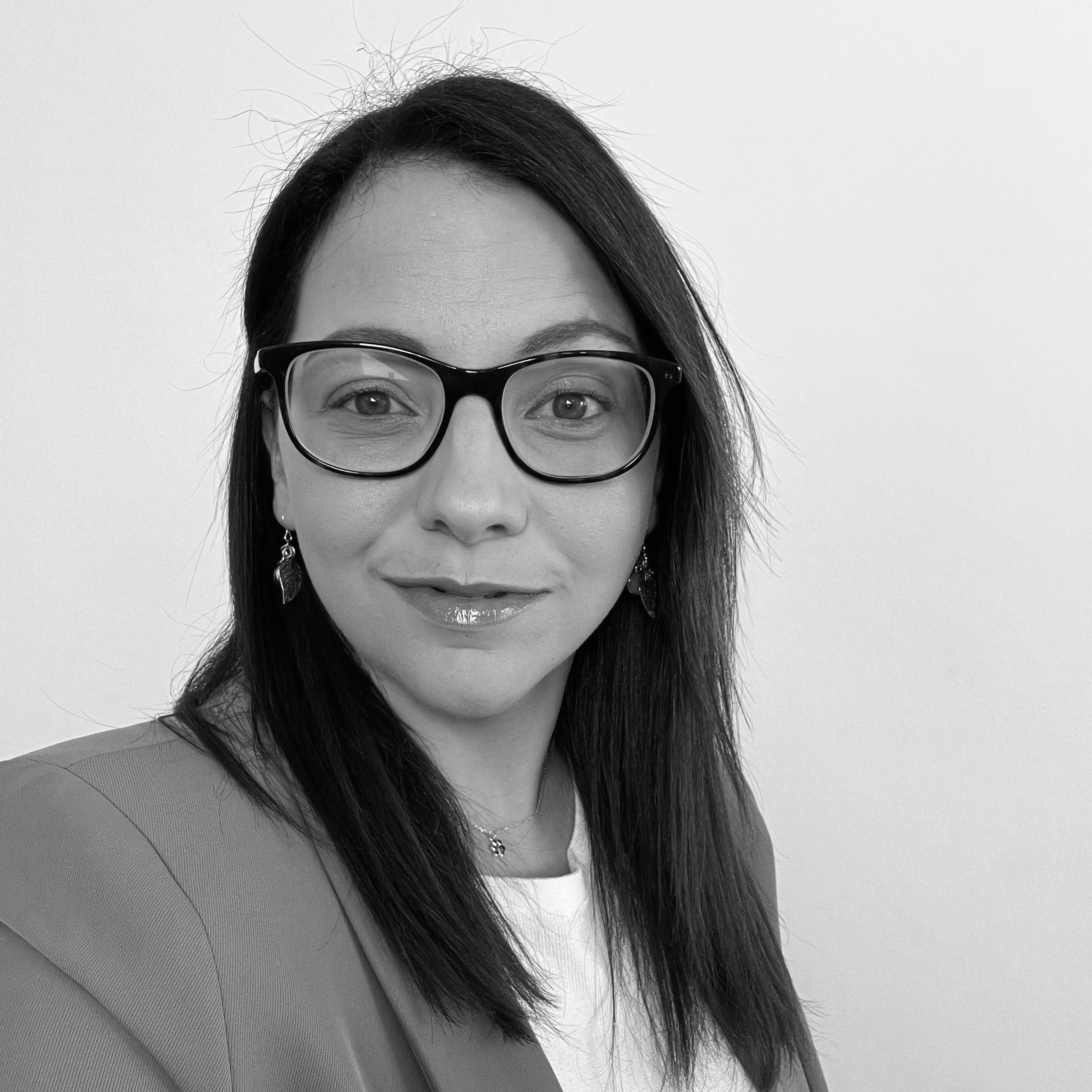 Headshot: Leanne Stead