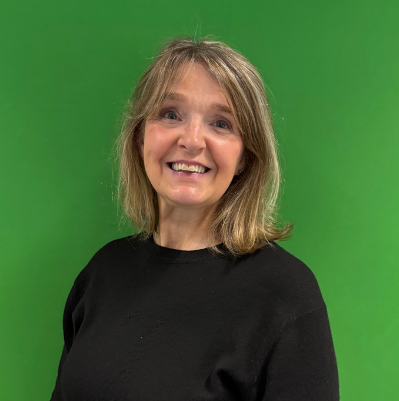 Headshot: Alison Lewis