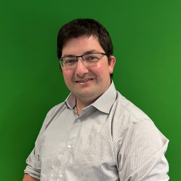 Headshot: Ross Grant