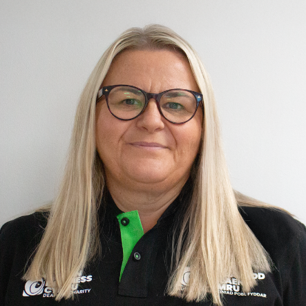 Headshot: Nicola Hollister