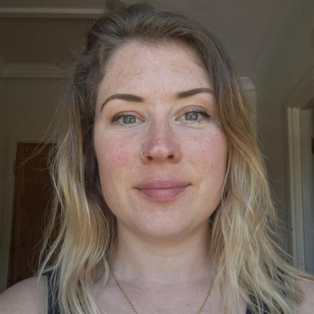 Headshot: Anna Corbett