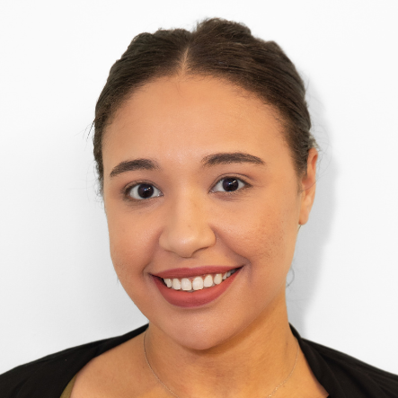 Headshot: Chloe Crawford